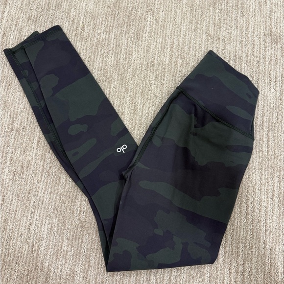 ALO Yoga Camouflage Leggings - Picture 1 of 3